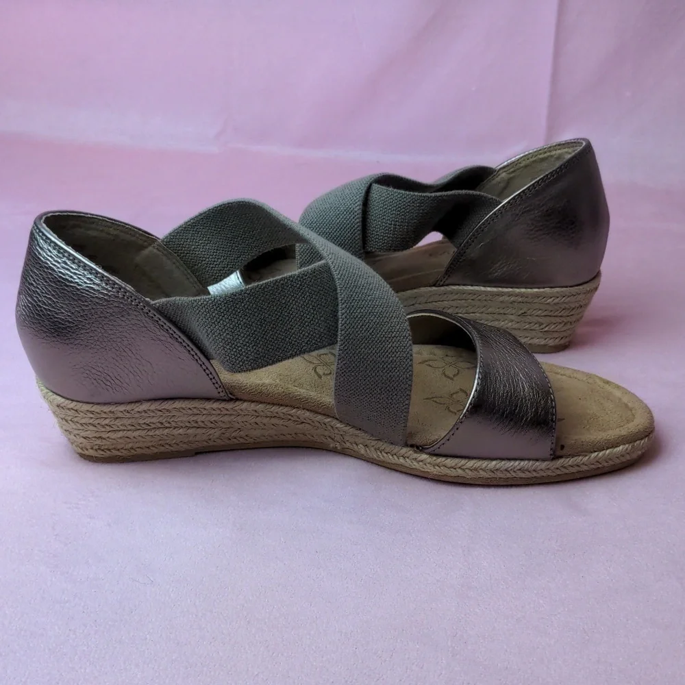 New Comfortiva Brye Leather Upper Anthracite Gray Silver Sandal Wedges 8 Wide